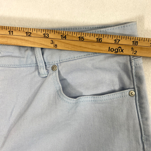 Style & Co Curvy Capri Jeans Womens Size 16 Light Blue Denim Stretch Pockets - Picture 9 of 13